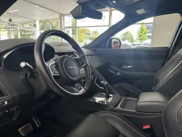 E-PACE P250 AWD R-DYNAMiC *NAVi*KAMERA*LED*SPuR*