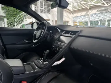 E-PACE P250 AWD R-DYNAMiC *NAVi*KAMERA*LED*SPuR*