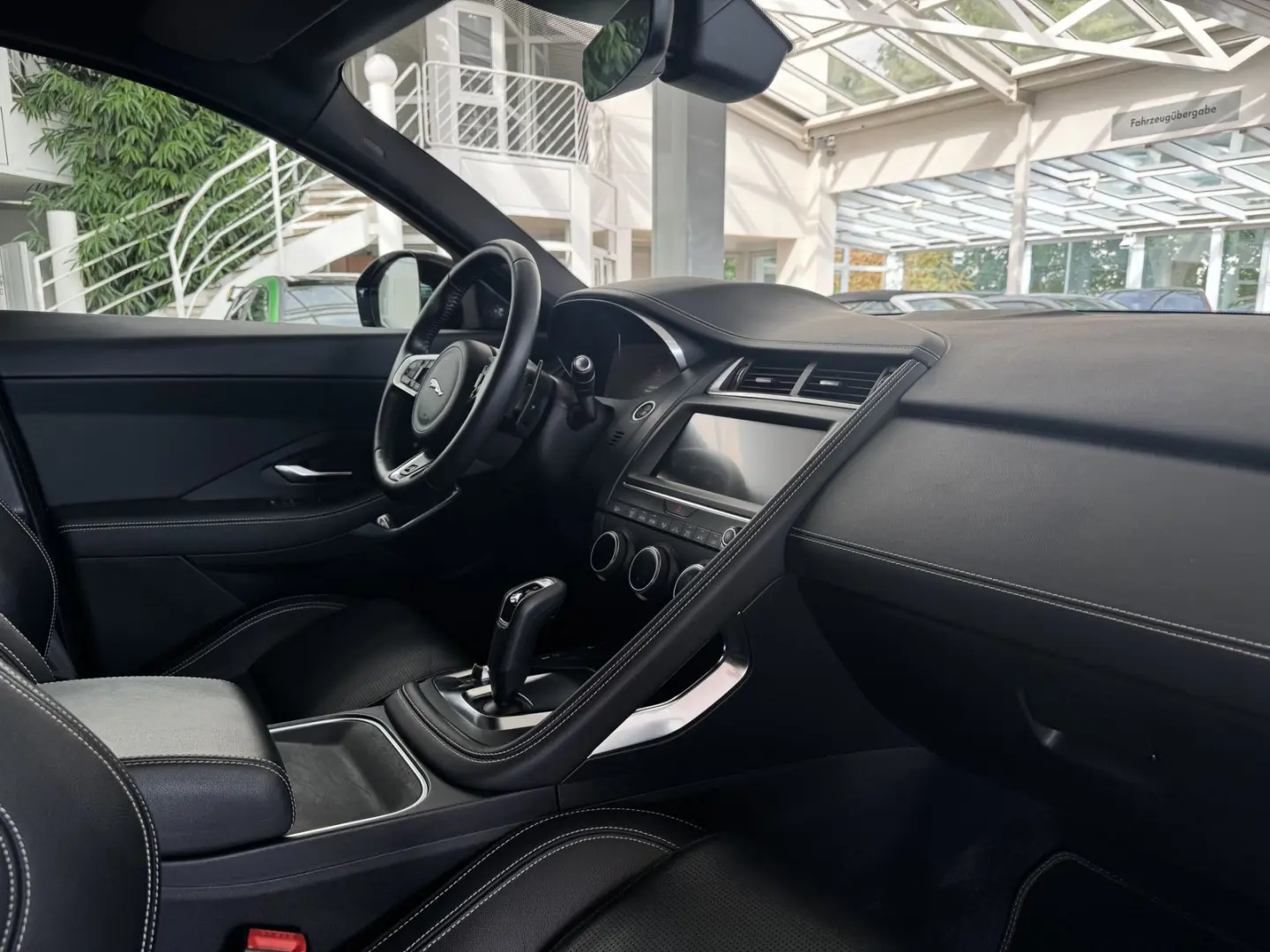 E-PACE P250 AWD R-DYNAMiC *NAVi*KAMERA*LED*SPuR*