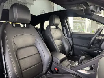 E-PACE P250 AWD R-DYNAMiC *NAVi*KAMERA*LED*SPuR*