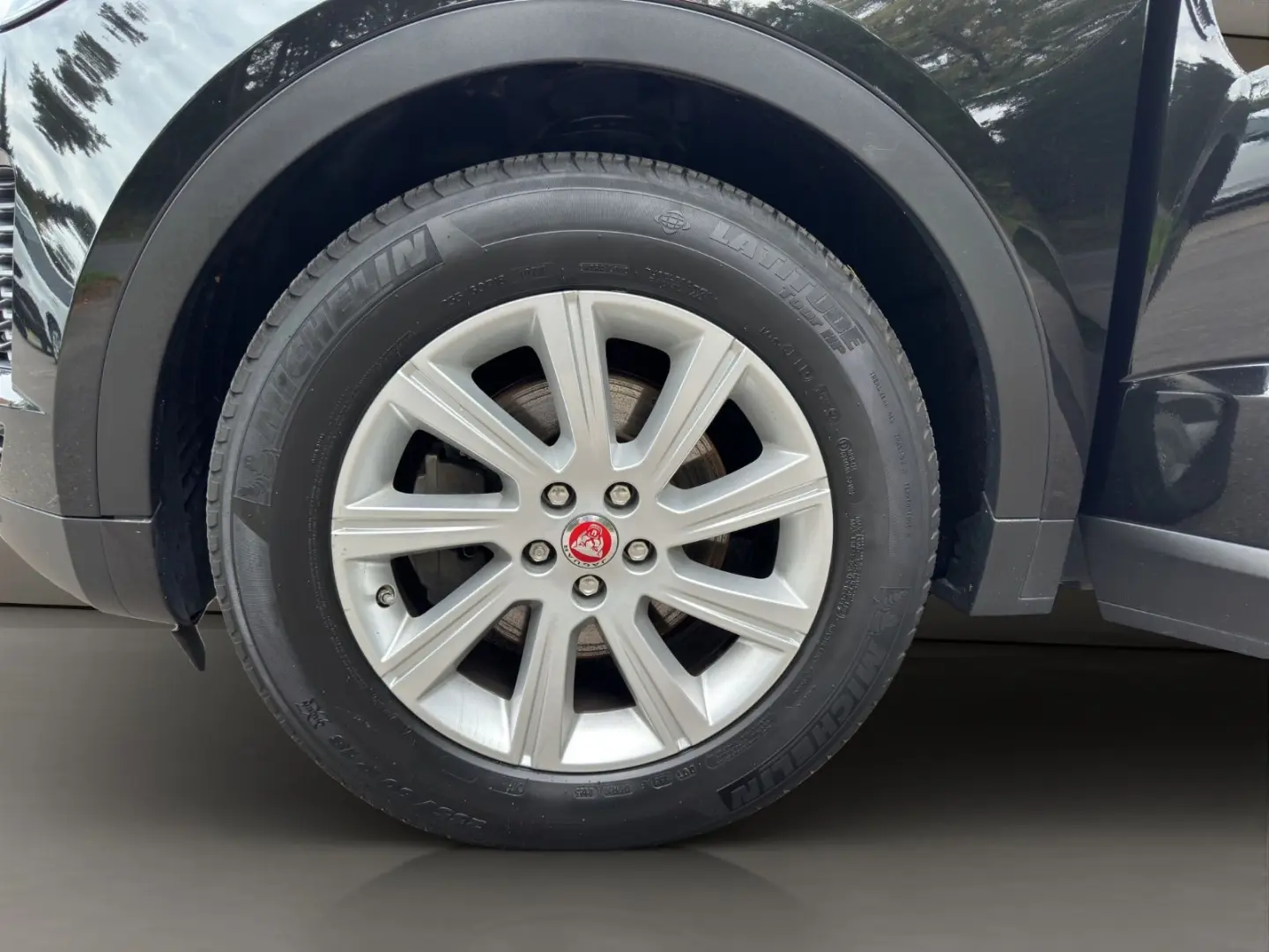 E-PACE S AWD Leder/Pano/Navi/Kamera+2xPDC+++