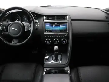 E-Pace P200 AWD Premium Edition | panorama dach