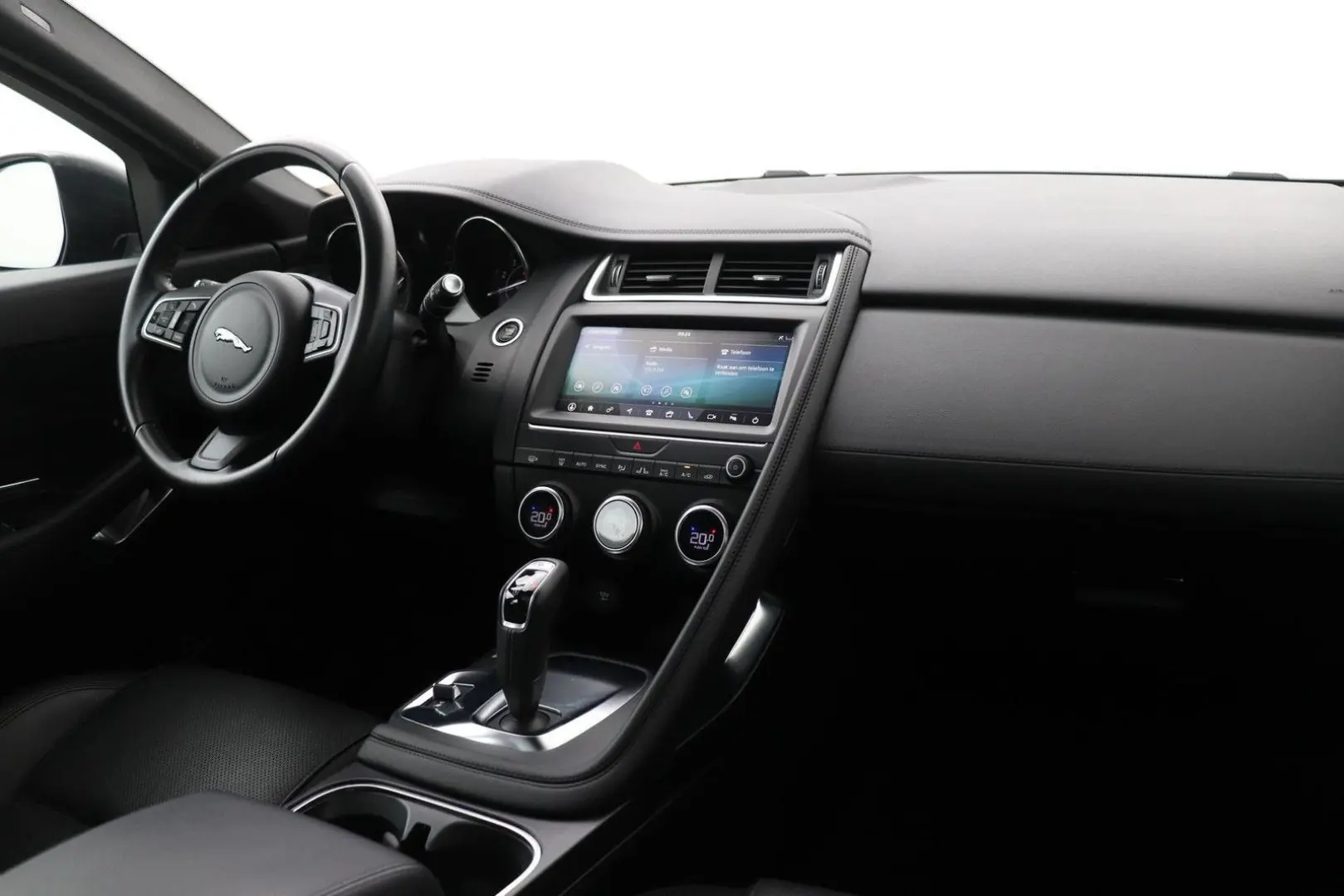 E-Pace P200 AWD Premium Edition | panorama dach