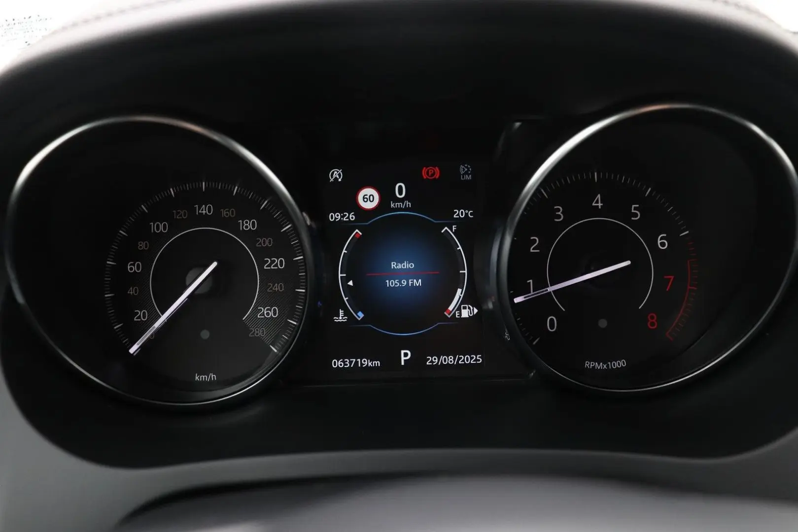 E-Pace P200 AWD Premium Edition | panorama dach