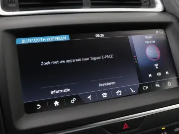 E-Pace P200 AWD Premium Edition | panorama dach