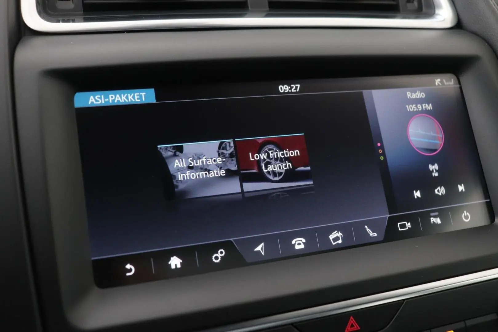 E-Pace P200 AWD Premium Edition | panorama dach