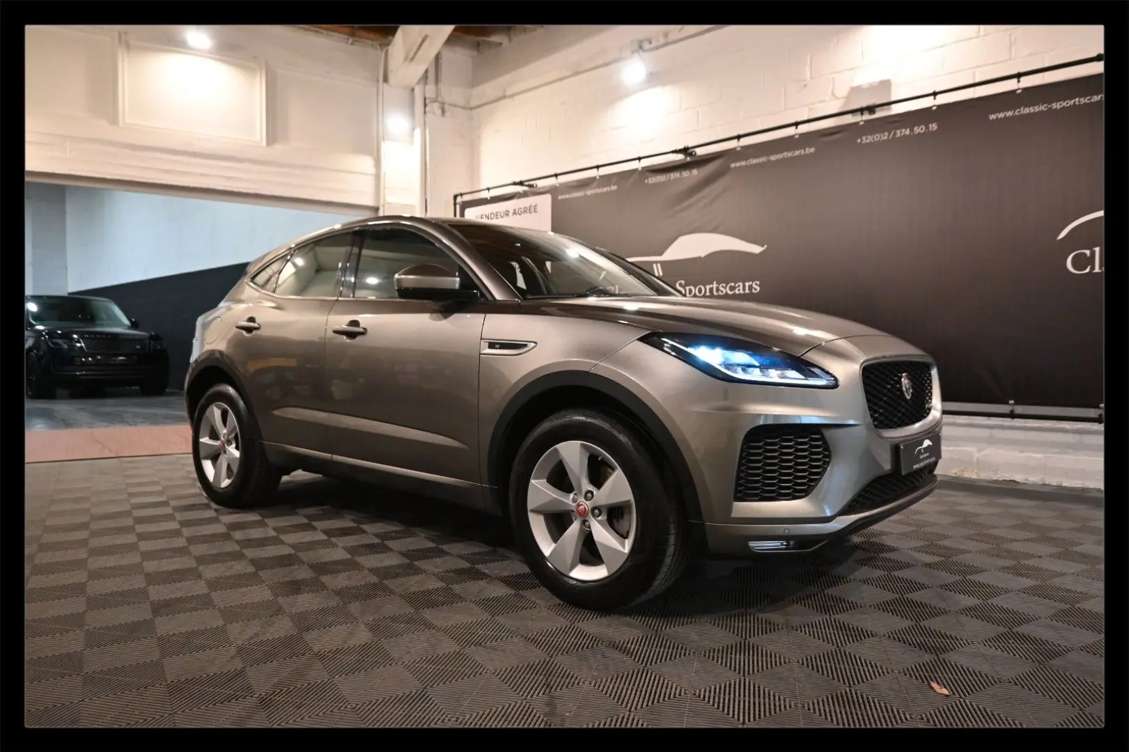 E-Pace 2.0 D R-DYNAMIC / FULL OPTIONS !!