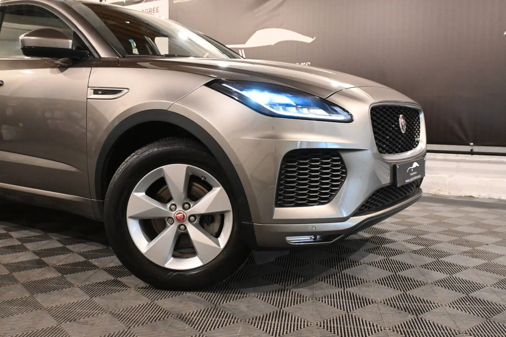 E-Pace 2.0 D R-DYNAMIC / FULL OPTIONS !!