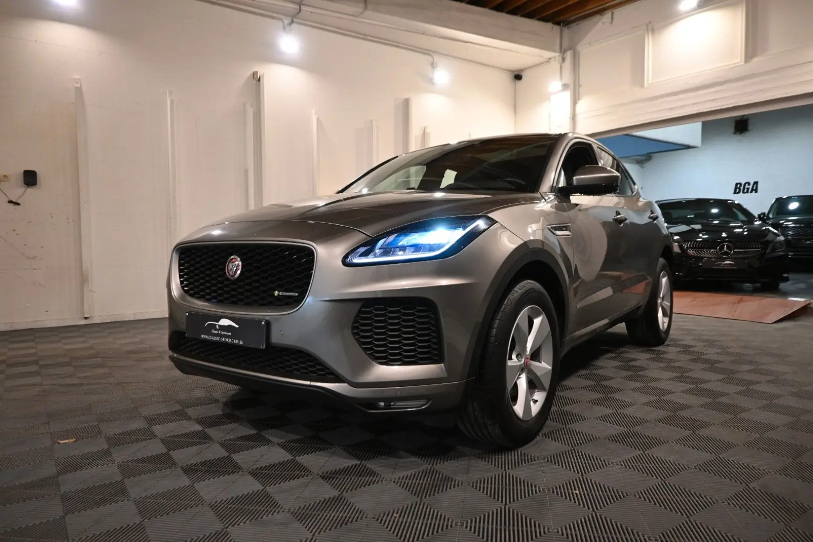 E-Pace 2.0 D R-DYNAMIC / FULL OPTIONS !!