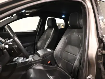 E-Pace 2.0 D R-DYNAMIC / FULL OPTIONS !!
