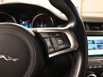 E-Pace 2.0 D R-DYNAMIC / FULL OPTIONS !!