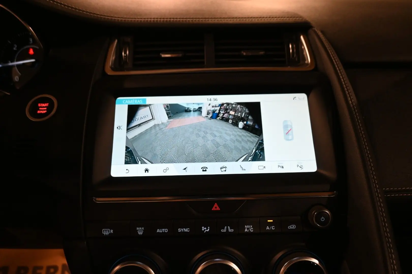 E-Pace 2.0 D R-DYNAMIC / FULL OPTIONS !!