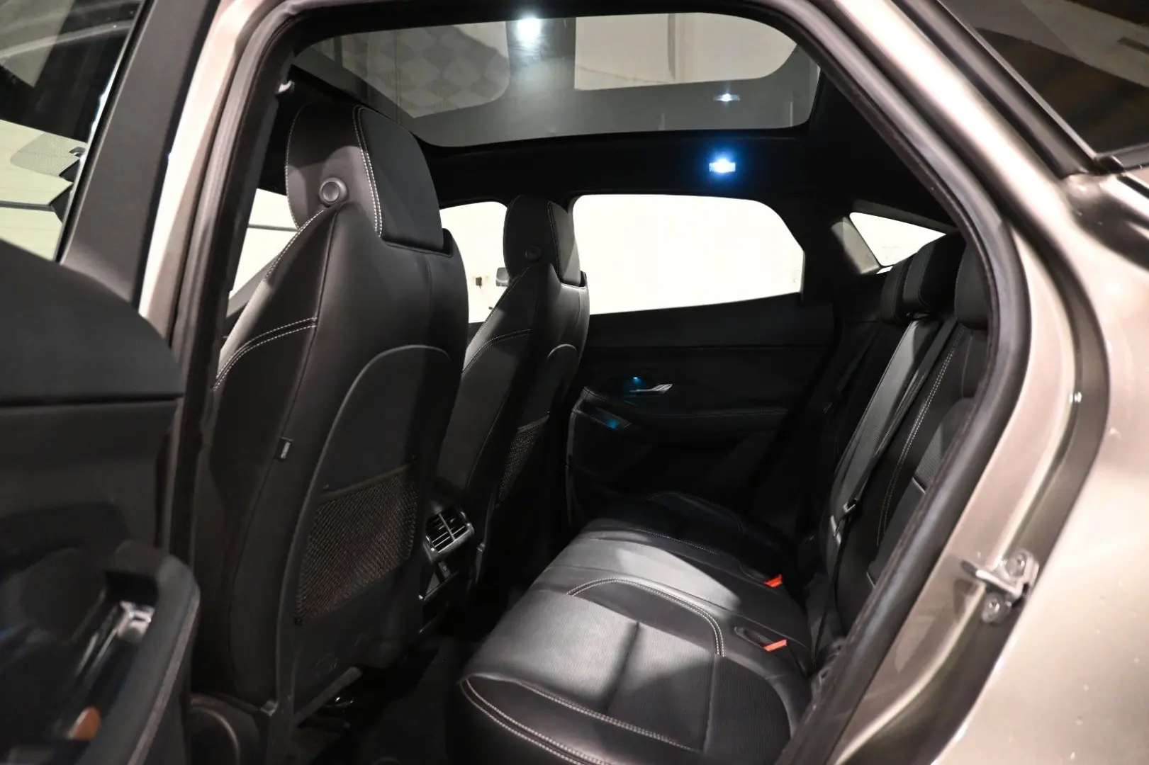E-Pace 2.0 D R-DYNAMIC / FULL OPTIONS !!