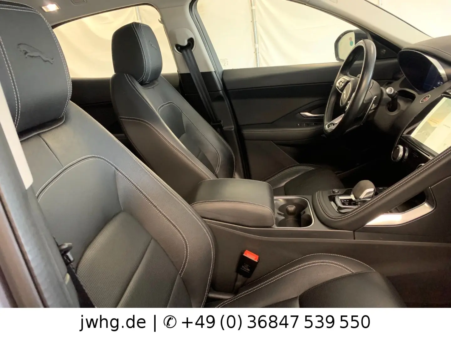 E-PACE R-Dynamic SE AWD Hybrid LED+ 19