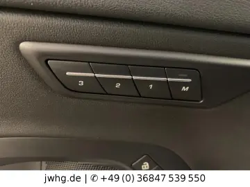 E-PACE R-Dynamic SE AWD Hybrid LED+ 19