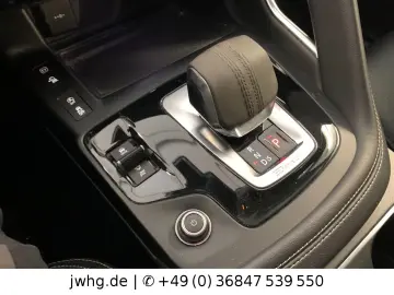 E-PACE R-Dynamic SE AWD Hybrid LED+ 19