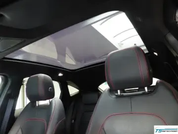 E-PACE Chequered Flag AWD Black Pack+Panod+ACC 