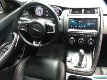 E-PACE Chequered Flag AWD Black Pack+Panod+ACC 