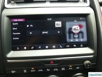 E-PACE Chequered Flag AWD Black Pack+Panod+ACC 