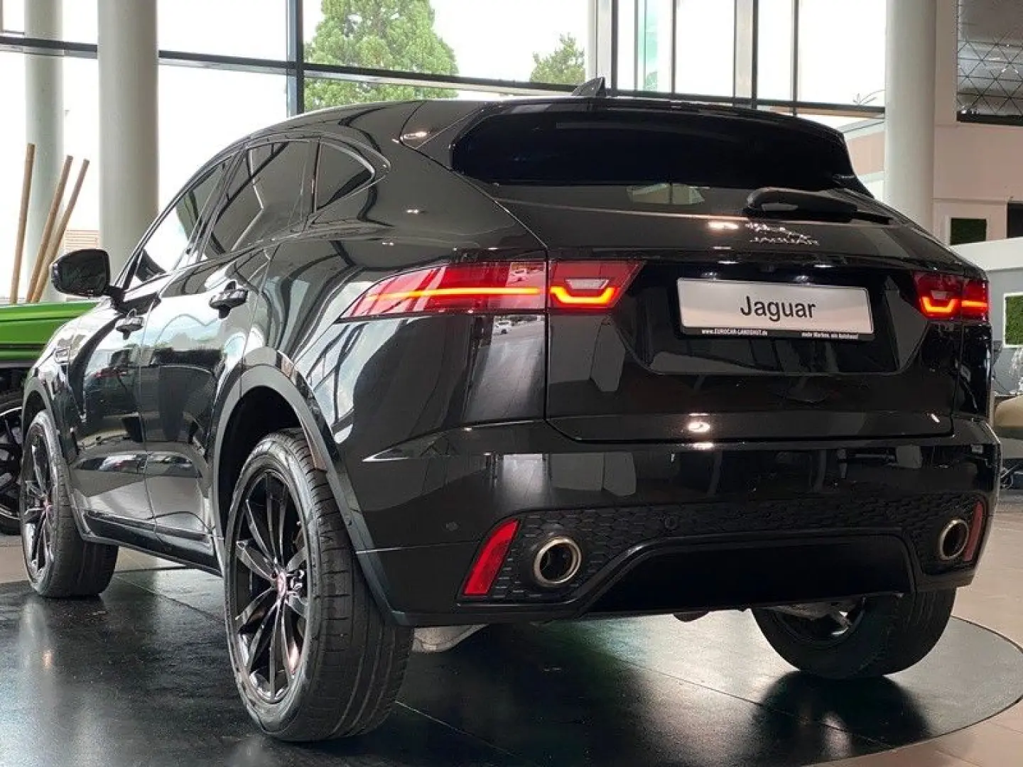 E-Pace P300 AWD R-Dynamic HSE Pano Memory ACC