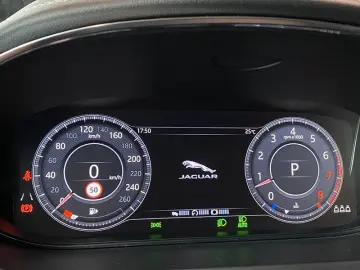 E-Pace P300 AWD R-Dynamic HSE Pano Memory ACC