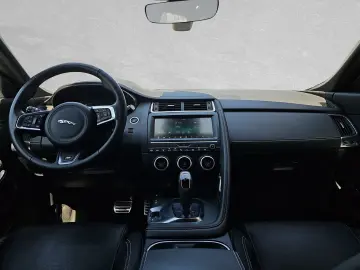 E-Pace P250 R-Dynamic HSE BLACK-PACK WINTER-PAKE