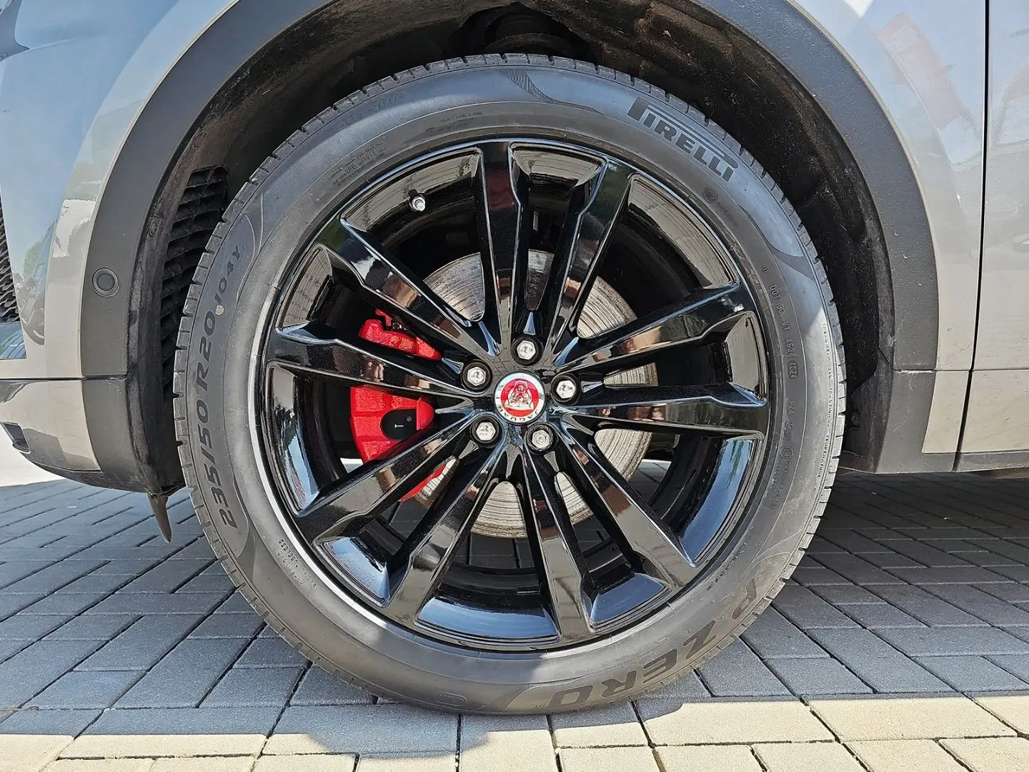 E-Pace P250 R-Dynamic HSE BLACK-PACK WINTER-PAKE