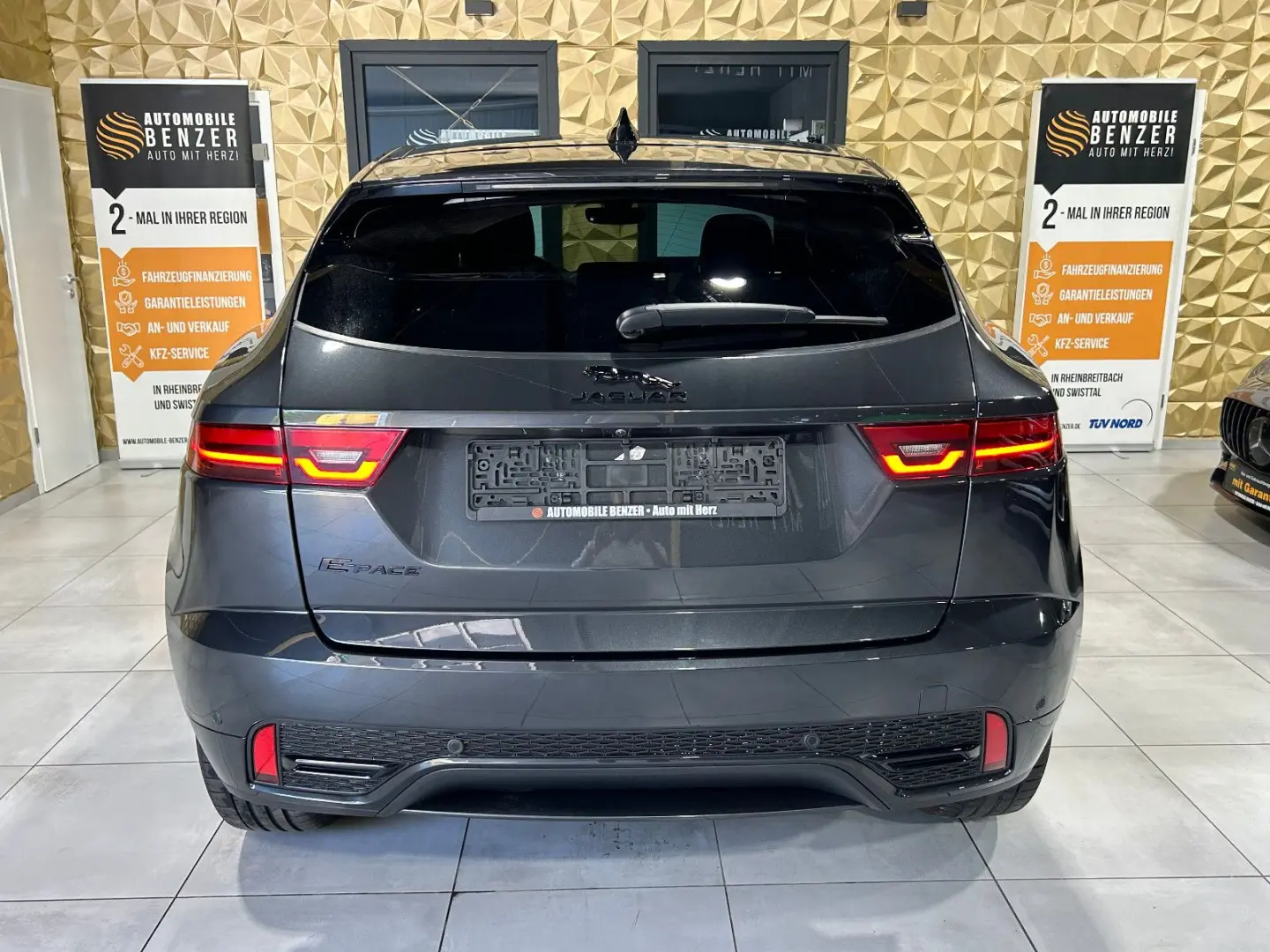 E-Pace E-PACE R-Dynamic HSE AWD/PANO/APPLE/KAMER