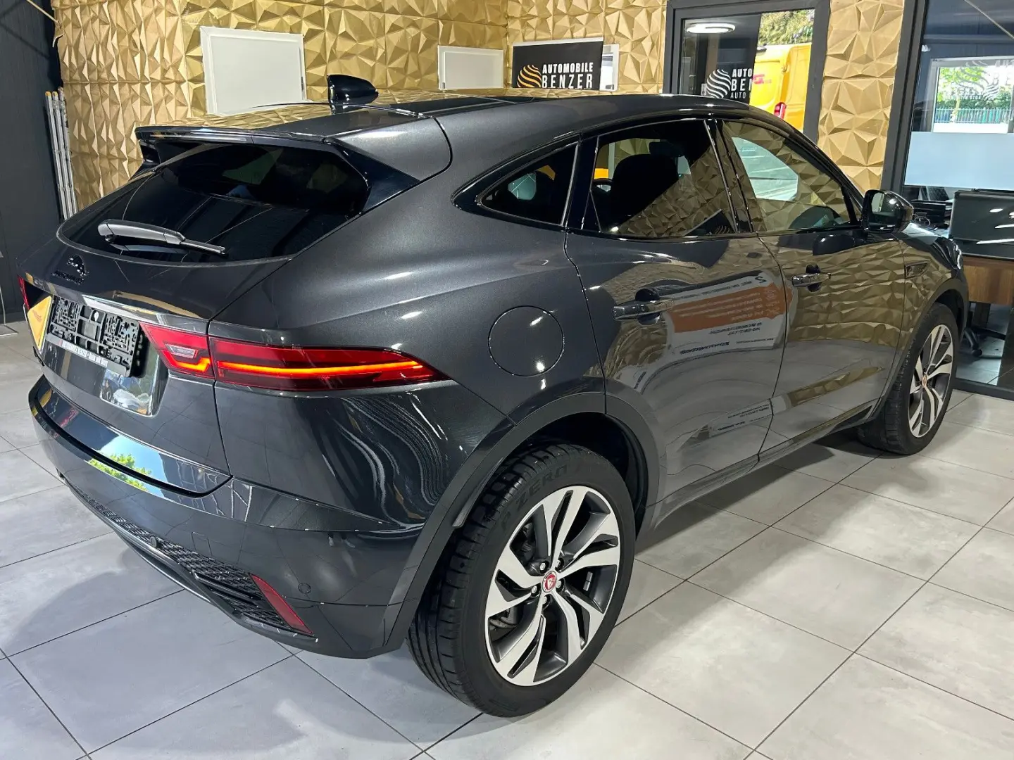 E-Pace E-PACE R-Dynamic HSE AWD/PANO/APPLE/KAMER