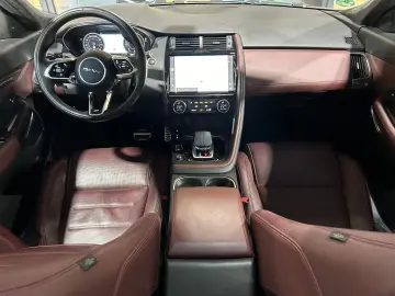 E-Pace E-PACE R-Dynamic HSE AWD/PANO/APPLE/KAMER