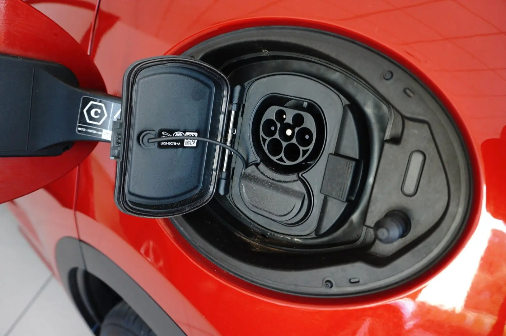 E-Pace P300 e R-Dynamic HSE AWD Plug-In Hybrid