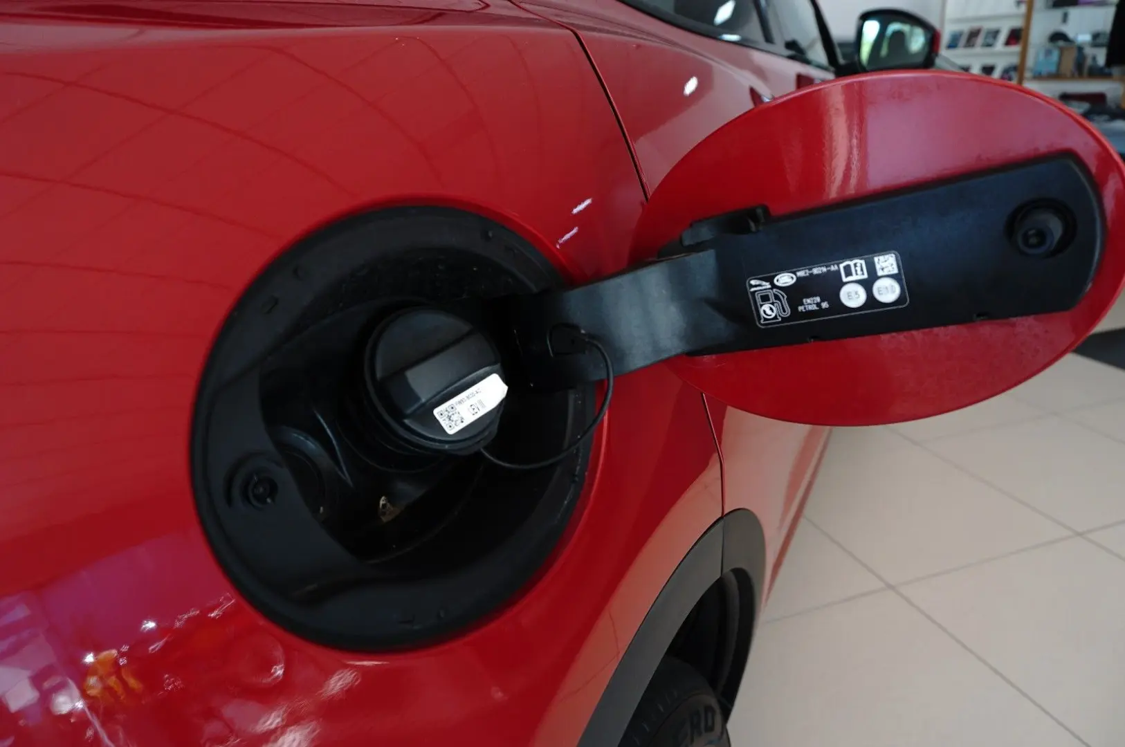 E-Pace P300 e R-Dynamic HSE AWD Plug-In Hybrid