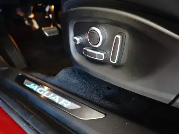 E-Pace P300 e R-Dynamic HSE AWD Plug-In Hybrid