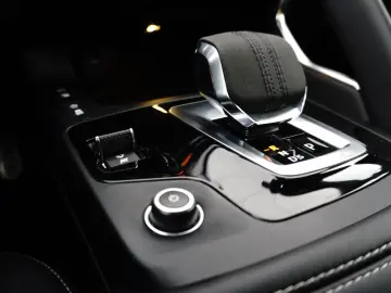 E-Pace P300 e R-Dynamic HSE AWD Plug-In Hybrid