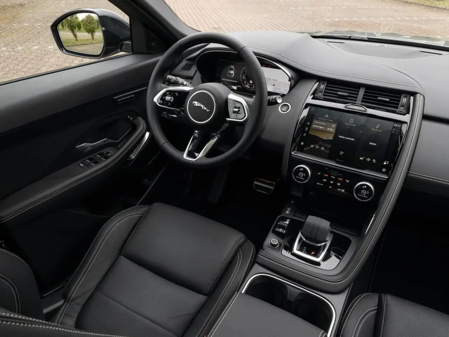 E-Pace P250 AWD R-Dynamic SE