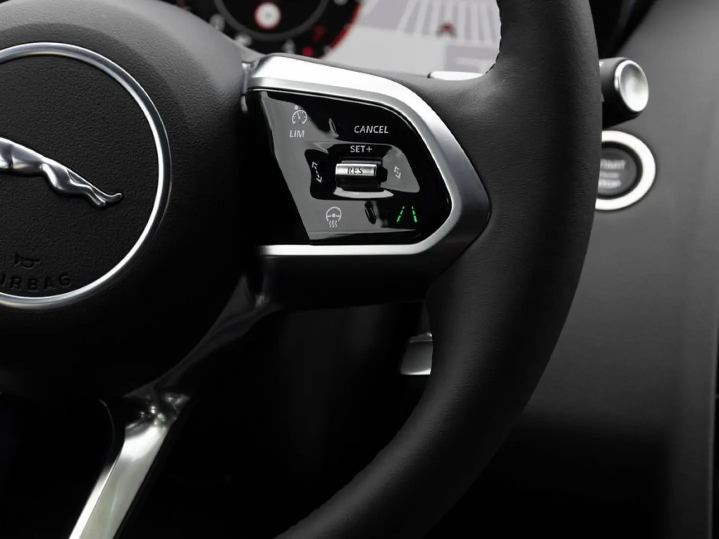 E-Pace P250 AWD R-Dynamic SE