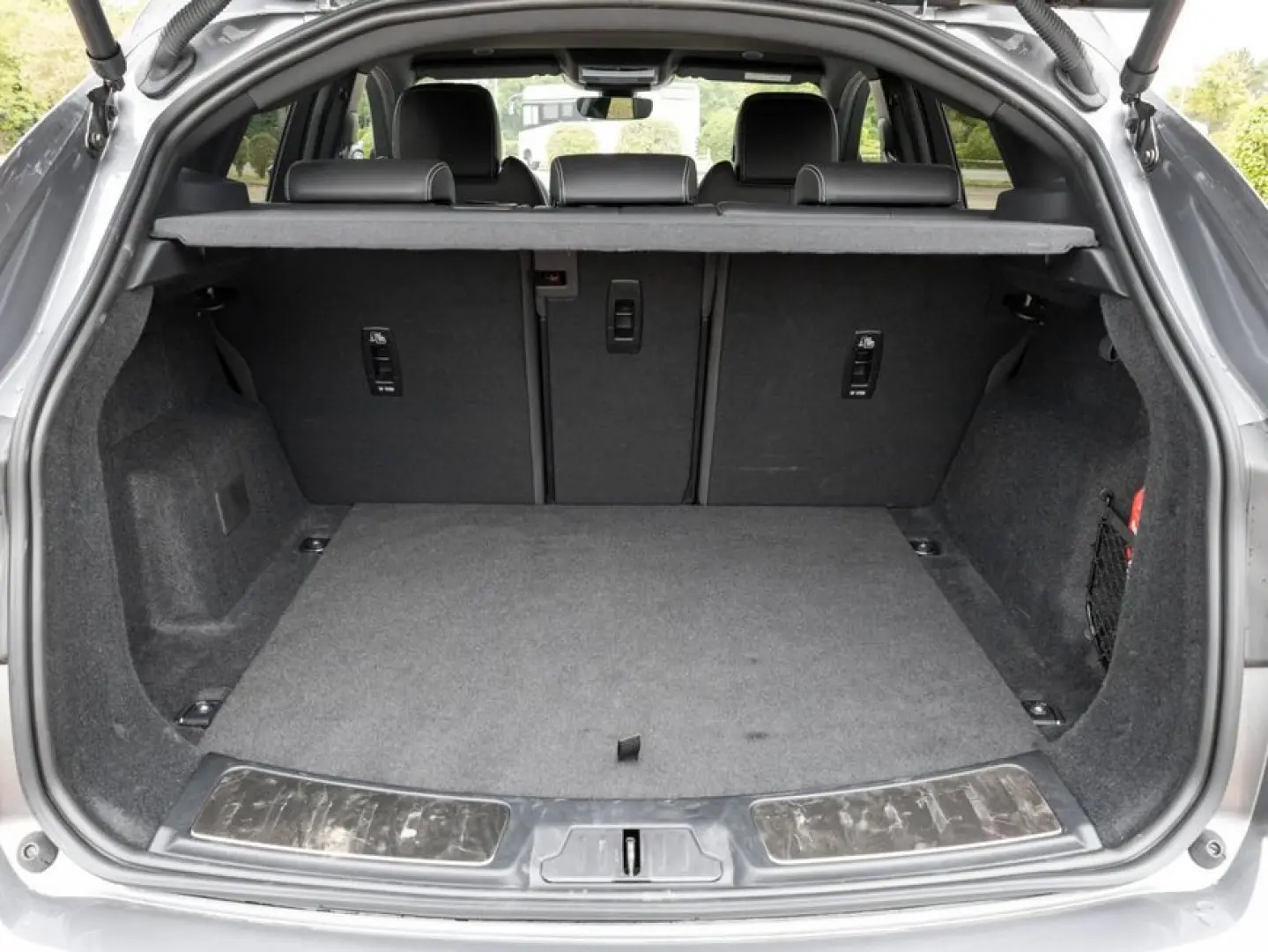 E-Pace P250 AWD R-Dynamic SE