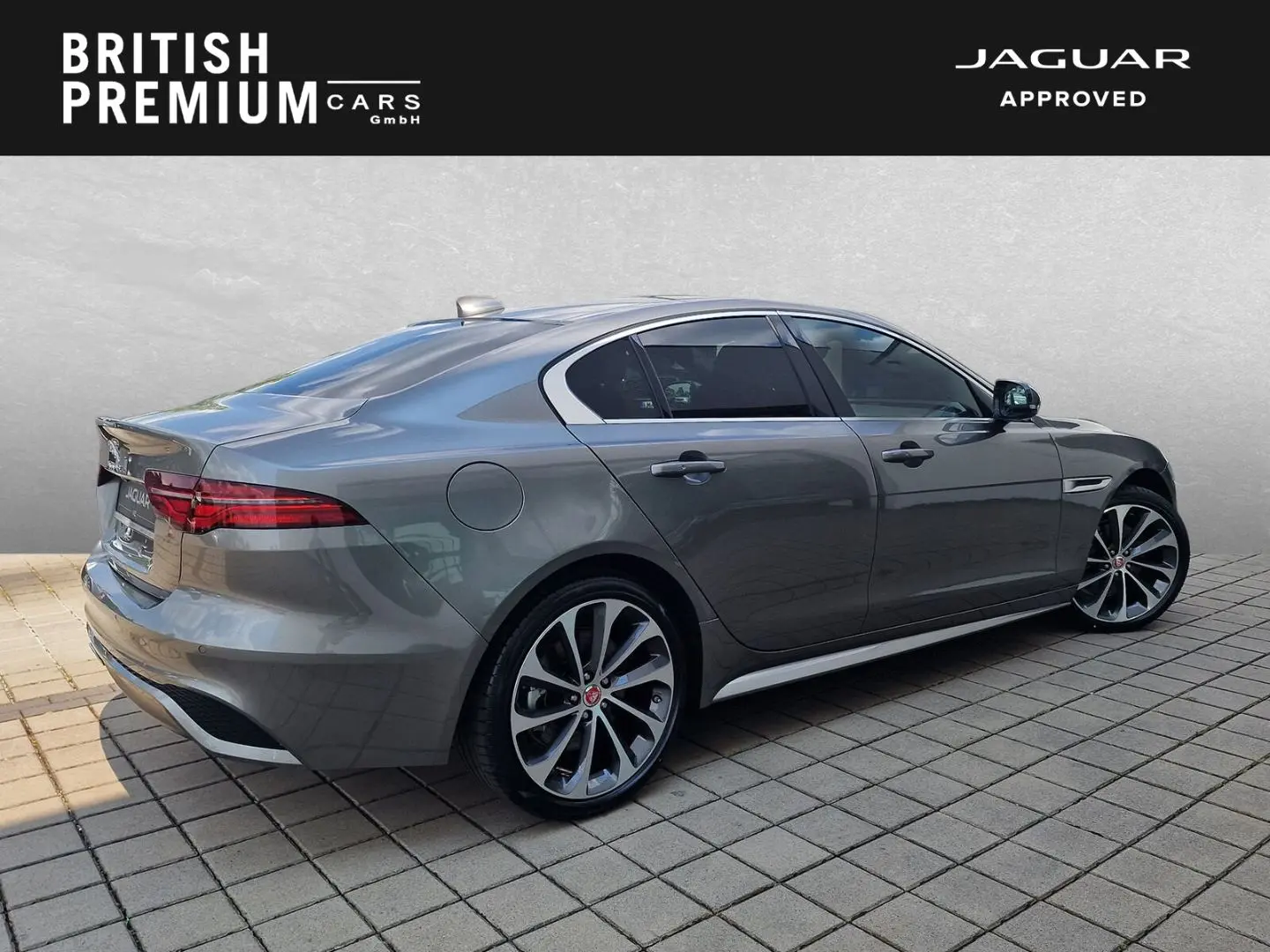 XE R-Dynamic HSE AWD D200 Pano Windsor-Leder