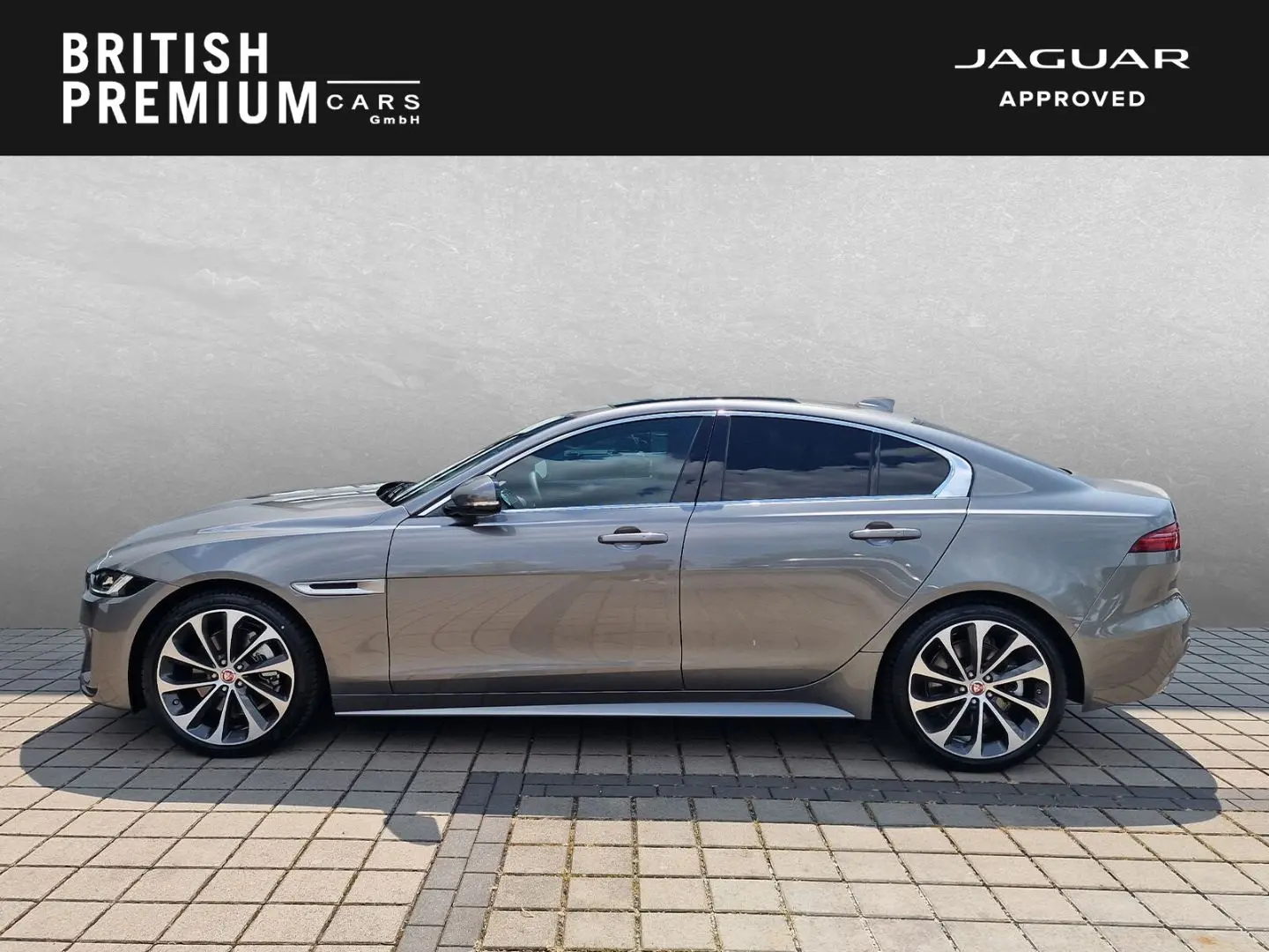 XE R-Dynamic HSE AWD D200 Pano Windsor-Leder