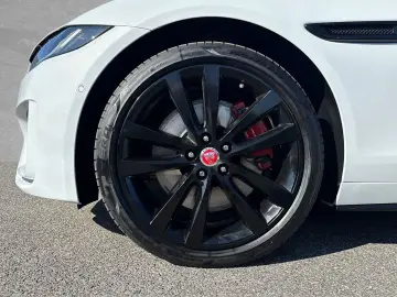 XE R-Dynamic Black AWD D200 HUD Winter ACC Clear