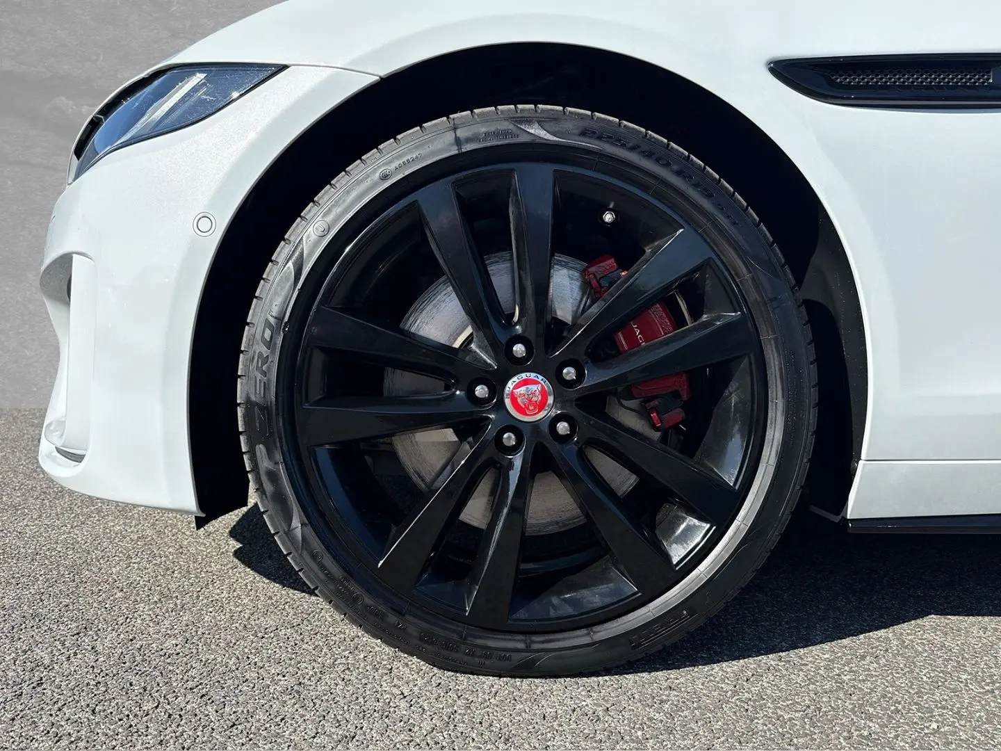 XE R-Dynamic Black AWD D200 HUD Winter ACC Clear