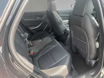 XF D200 R-Dynamic BLACK