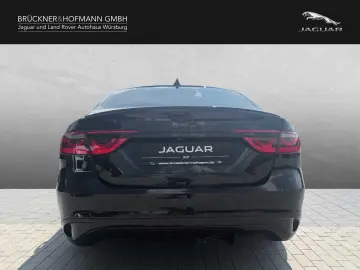 XF D200 R-Dynamic BLACK