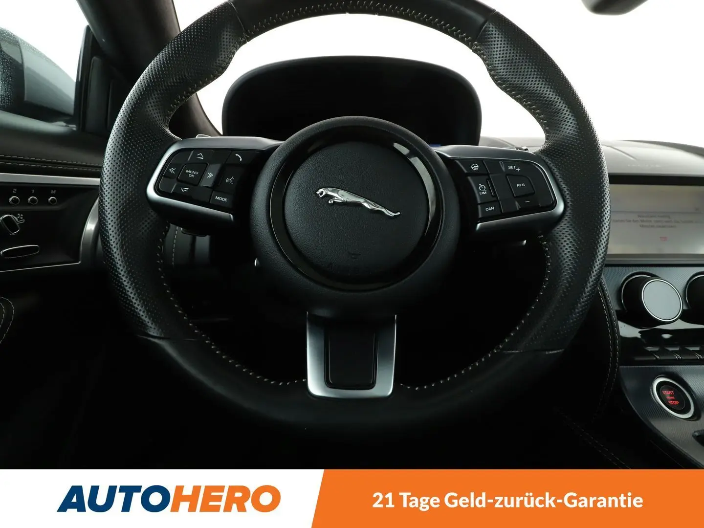 F-TYPE P300 R-Dynamic Black Aut.*PANO*LED*CAM*
