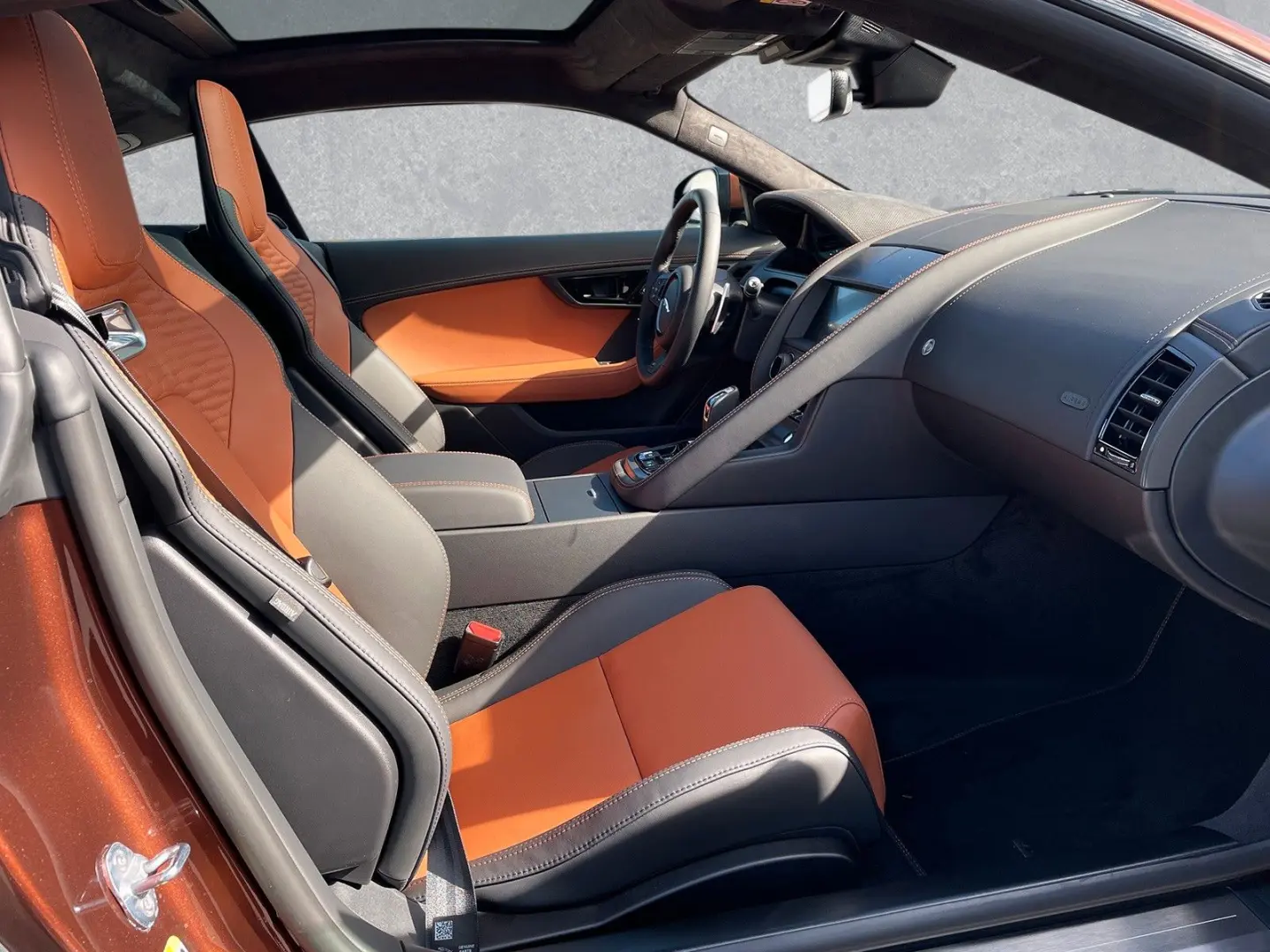 F-Type  P575 R V8 Coupe Spiced Copper Edition