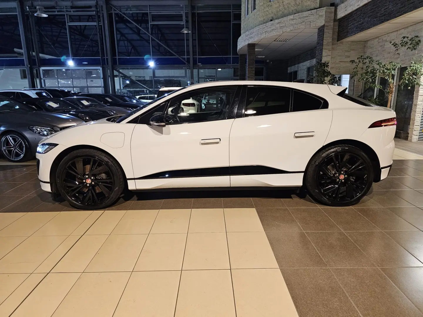 I-PACE S AWD LED R.Cam Standheiz. Navi ACC PDC 