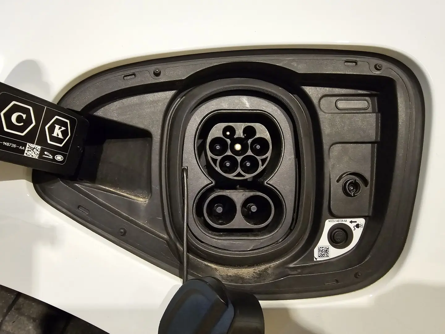 I-PACE S AWD LED R.Cam Standheiz. Navi ACC PDC 