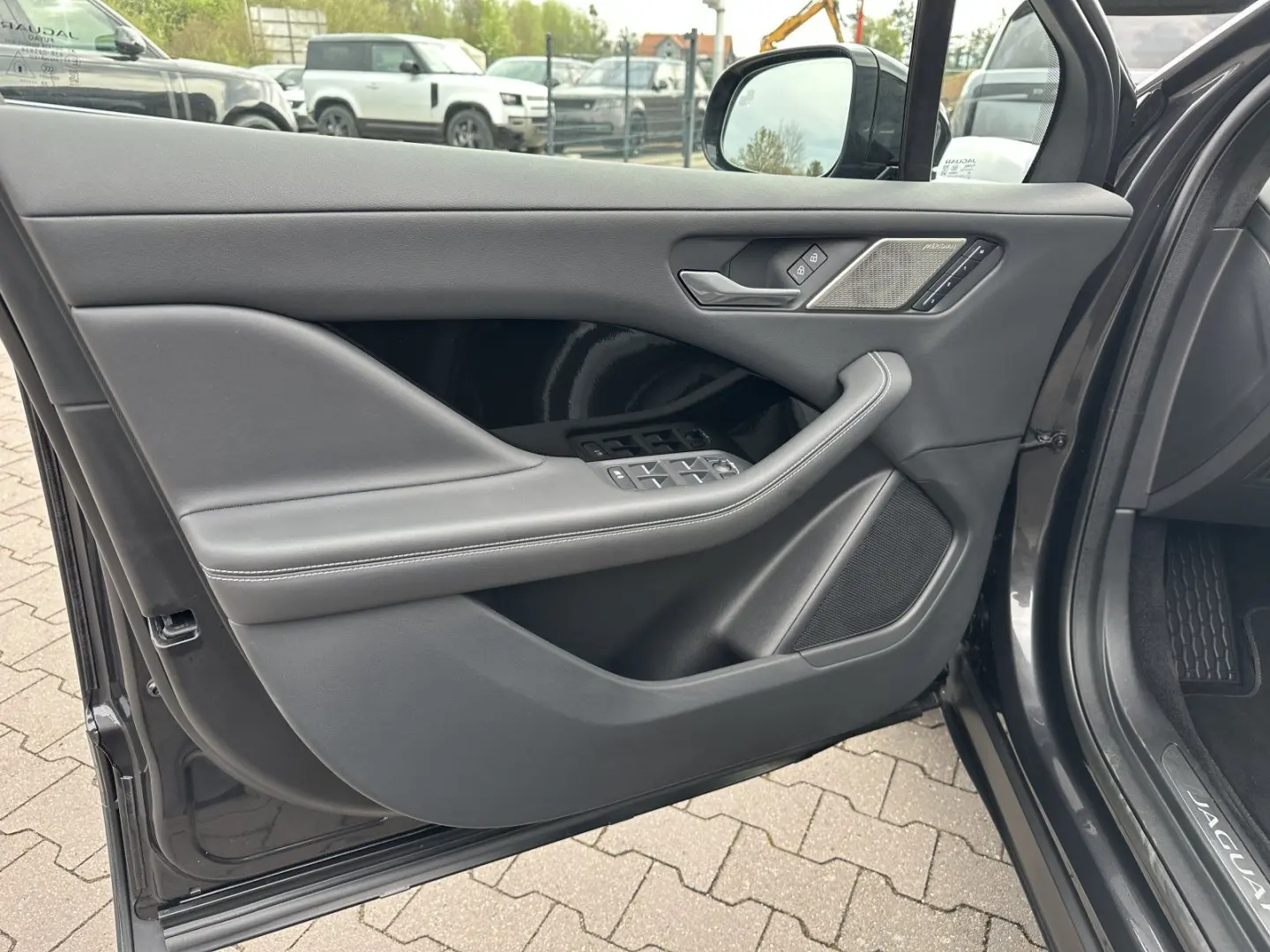 I-Pace EV400 R-Dynamic HSE