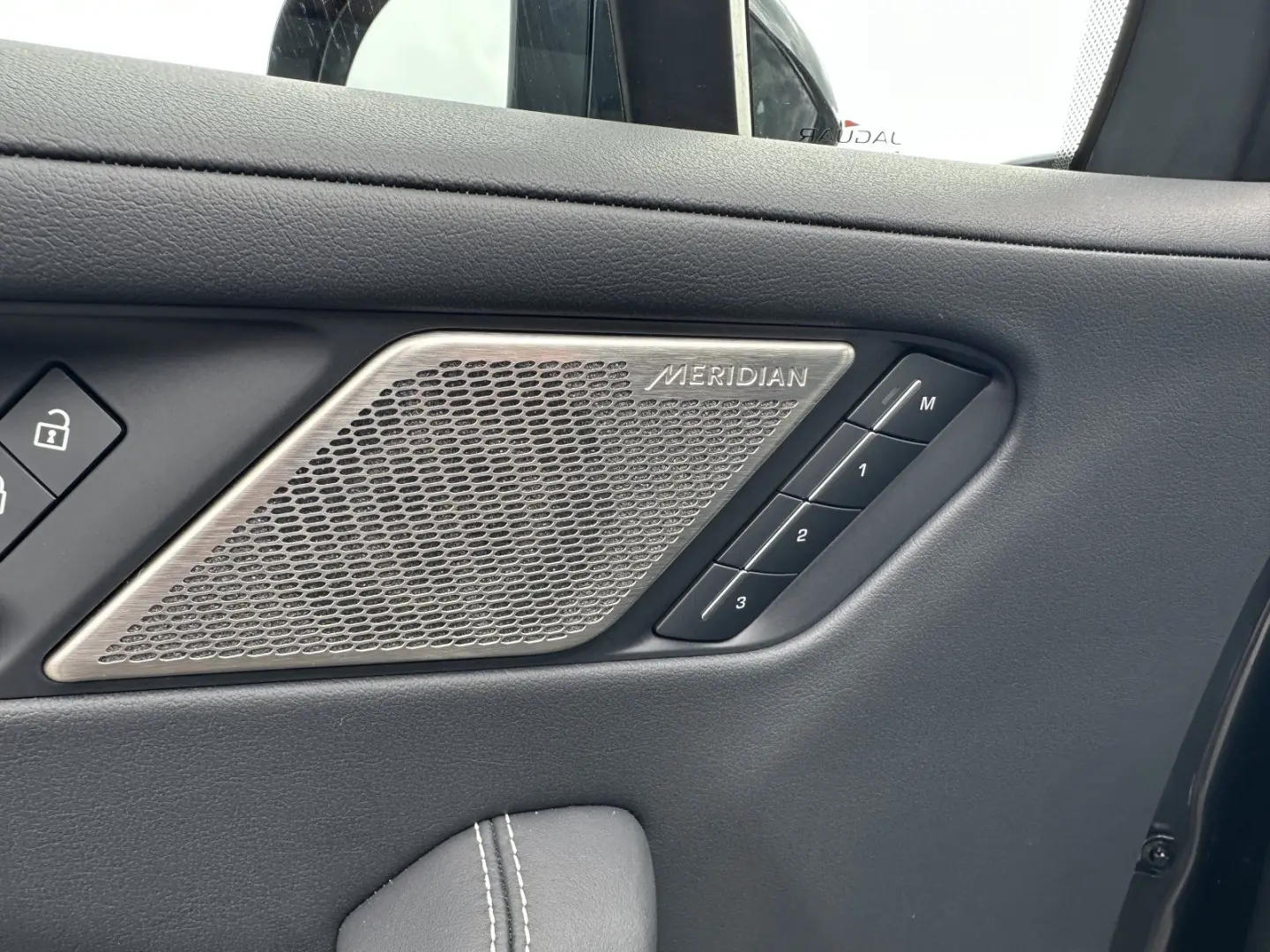 I-Pace EV400 R-Dynamic HSE