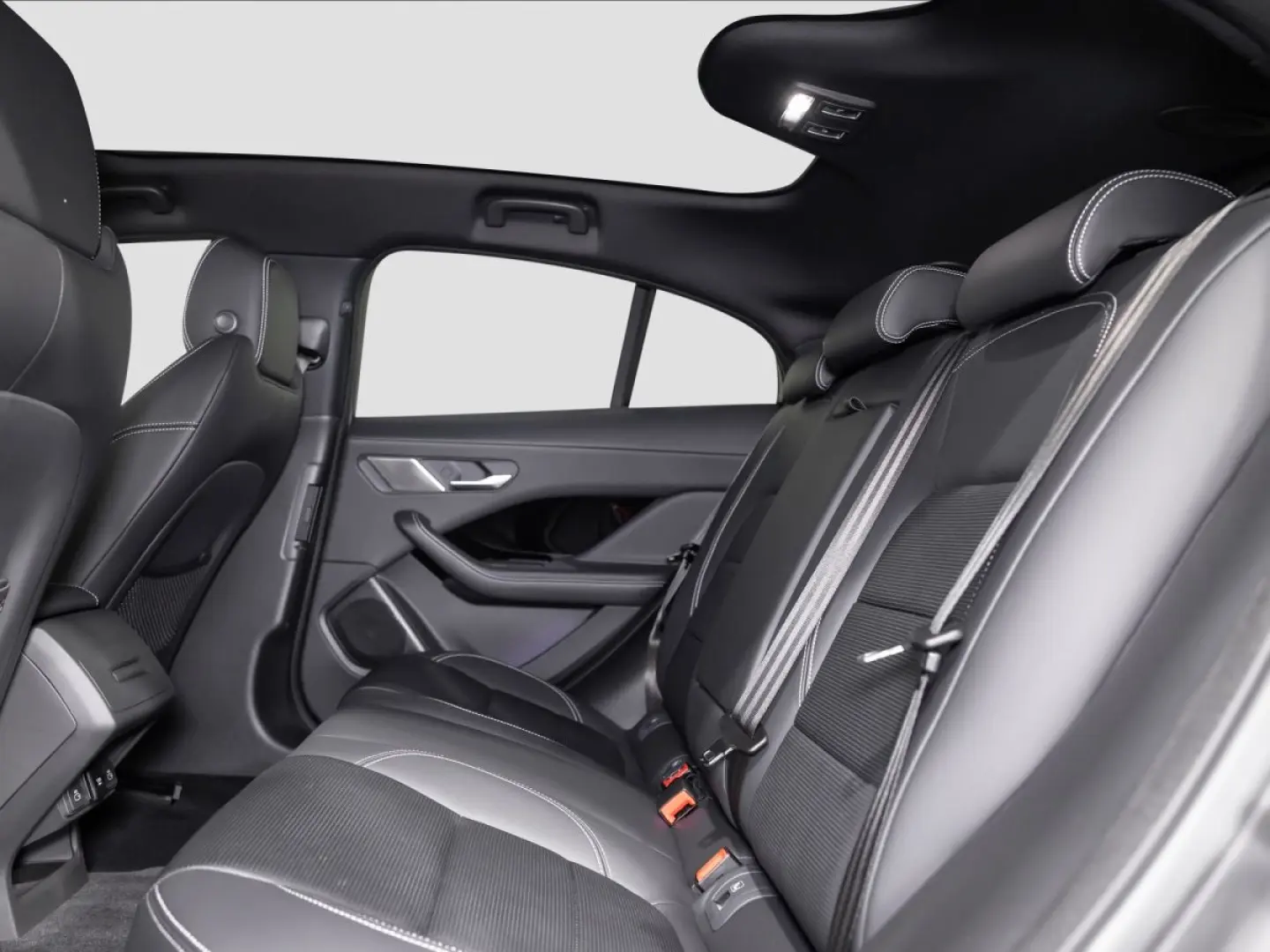 I-PACE R-Dynamic SE EV400 | HuD | Sportsitze